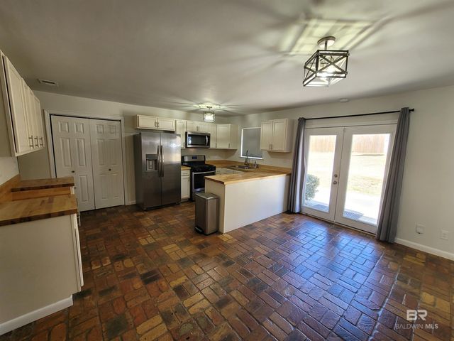 1411 Wilson Avenue, Daphne, AL 36526