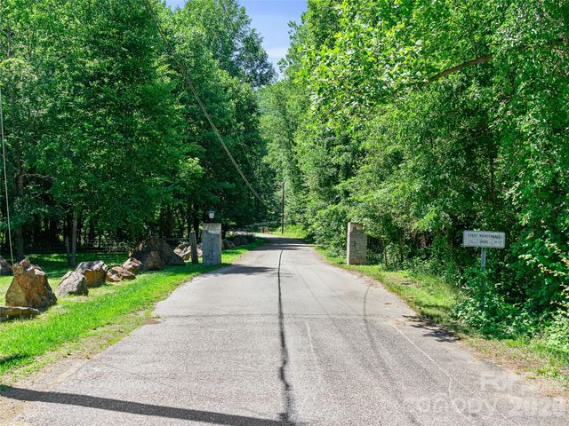 9999 Lovebird Lane 23, Candler, NC 28715