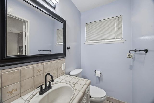 741 W Holland, Clovis, CA 93612