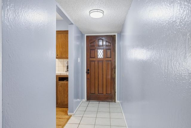 741 W Holland, Clovis, CA 93612