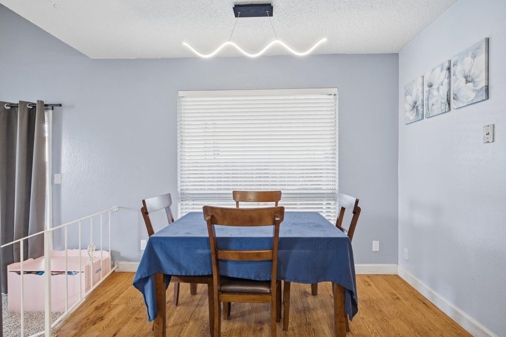 Image 14 of property listing at 741 W Holland, Clovis, CA 93612