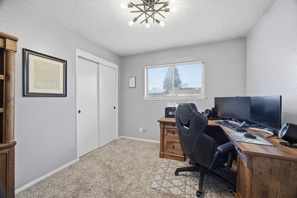 Image 20 of property listing at 741 W Holland, Clovis, CA 93612