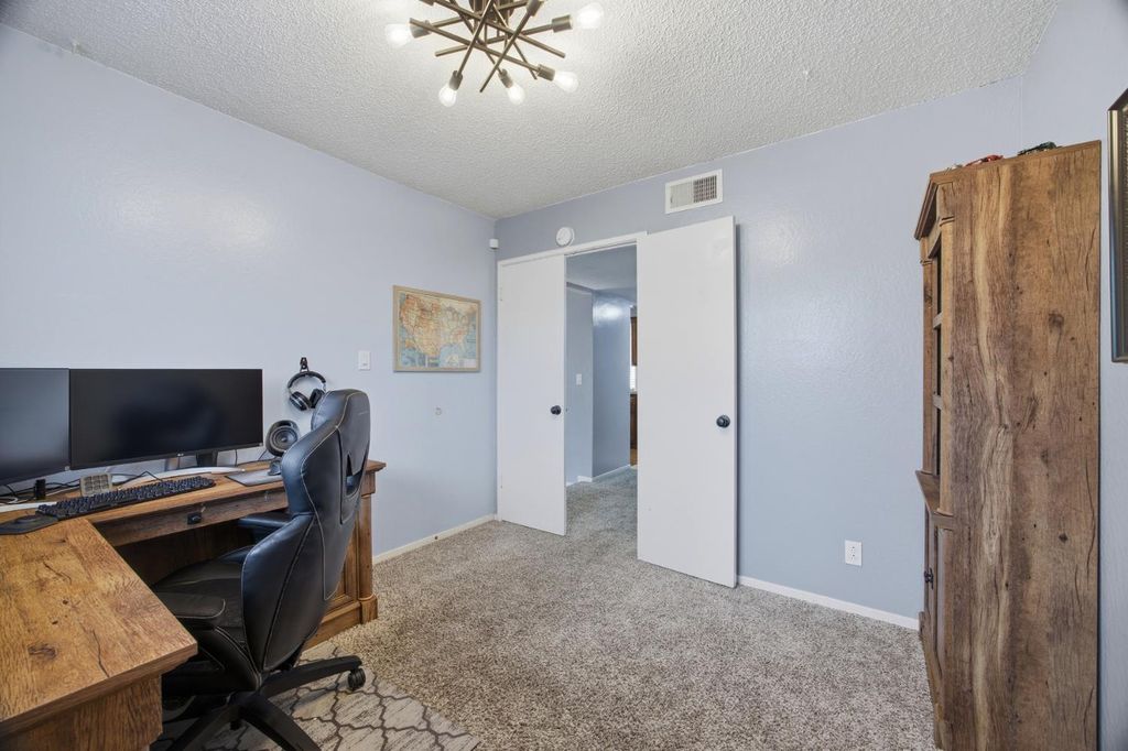 Image 21 of property listing at 741 W Holland, Clovis, CA 93612