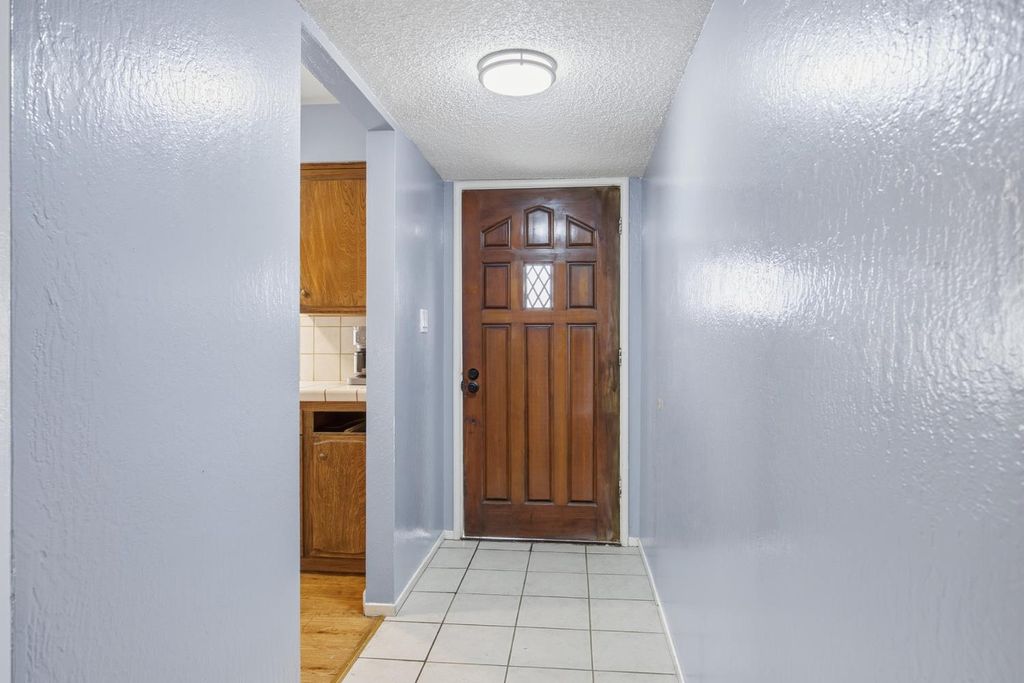 Image 9 of property listing at 741 W Holland, Clovis, CA 93612