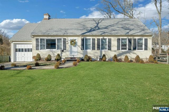 120 Meadowbrook Road, Livingston, NJ 07039