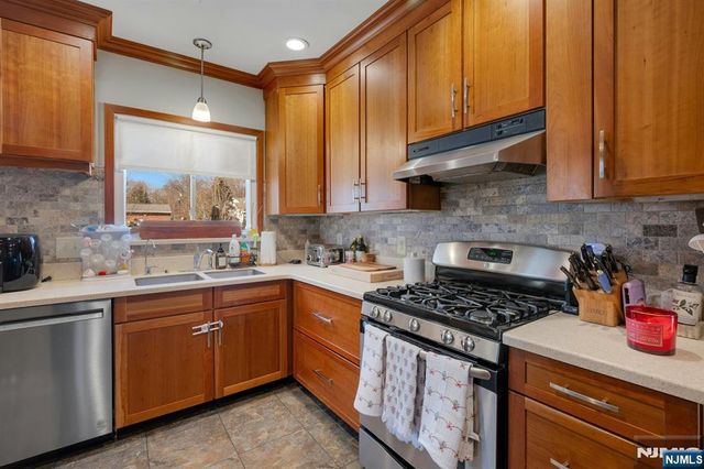 120 Meadowbrook Road, Livingston, NJ 07039