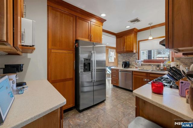 120 Meadowbrook Road, Livingston, NJ 07039