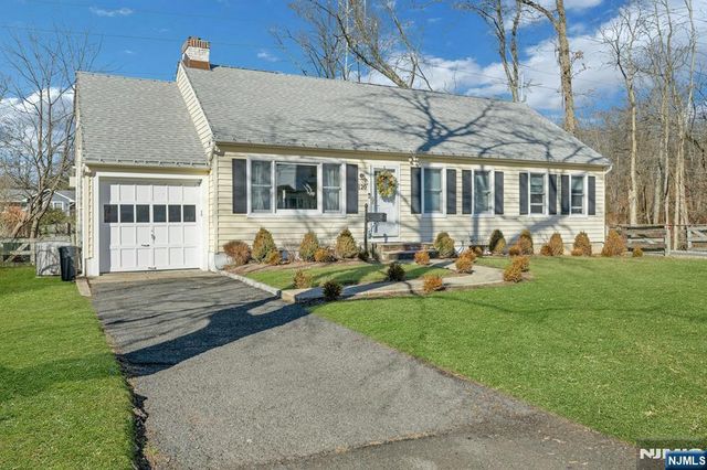 120 Meadowbrook Road, Livingston, NJ 07039
