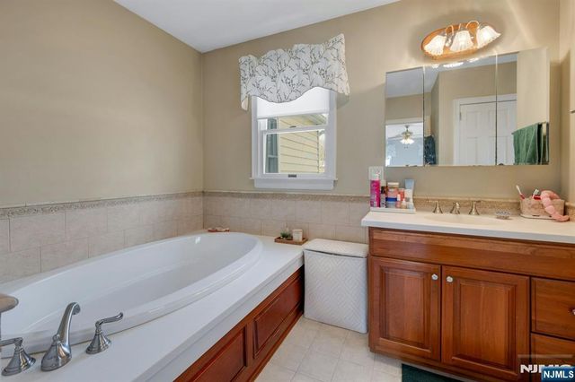 120 Meadowbrook Road, Livingston, NJ 07039