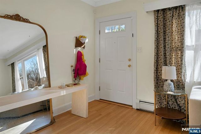 120 Meadowbrook Road, Livingston, NJ 07039