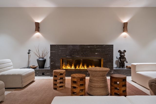 1180 Oak Ridge Drive, Glencoe, IL 60022