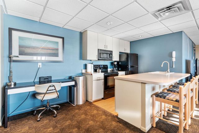 410 Groveland Avenue 1605, Minneapolis, MN 55403