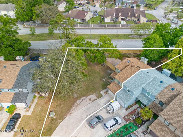 11477 FT CAROLINE LAKES Drive N, Jacksonville, FL 32225