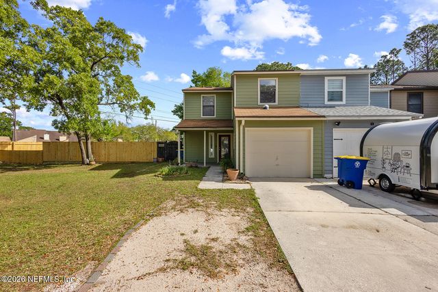 11477 FT CAROLINE LAKES Drive N, Jacksonville, FL 32225