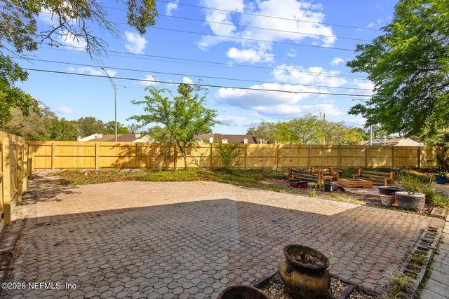 11477 FT CAROLINE LAKES Drive N, Jacksonville, FL 32225