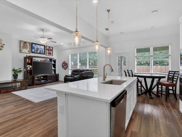 1624 Pavin Lane, Fort Worth, TX 76052