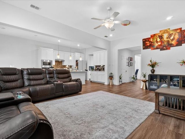 1624 Pavin Lane, Fort Worth, TX 76052