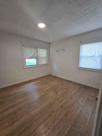 7229 Agnes Avenue, Kansas City, MO 64132