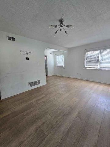7229 Agnes Avenue, Kansas City, MO 64132