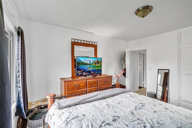 856 E Mcfadden Avenue, Santa Ana, CA 92707