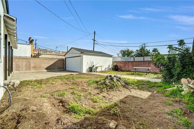 856 E Mcfadden Avenue, Santa Ana, CA 92707