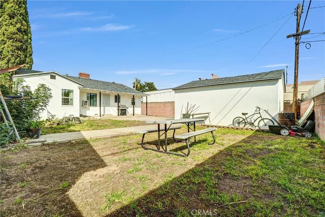 856 E Mcfadden Avenue, Santa Ana, CA 92707