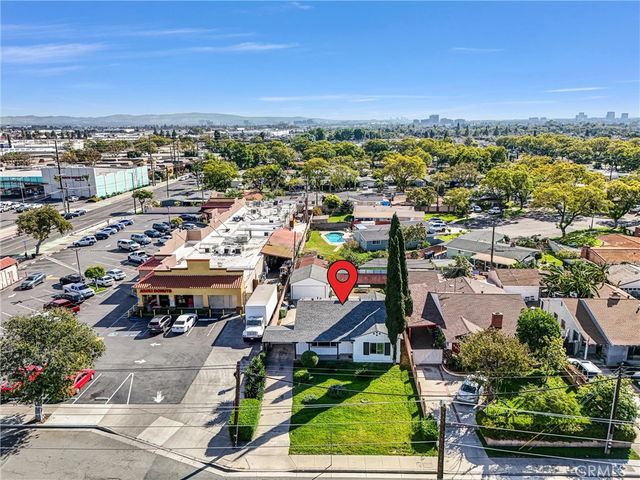 856 E Mcfadden Avenue, Santa Ana, CA 92707