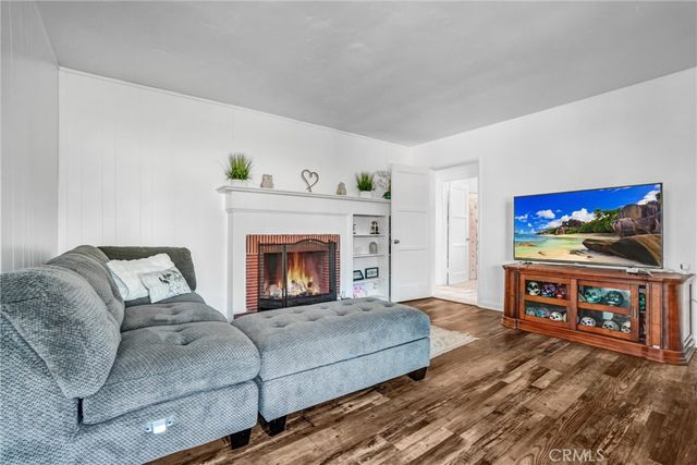 856 E Mcfadden Avenue, Santa Ana, CA 92707