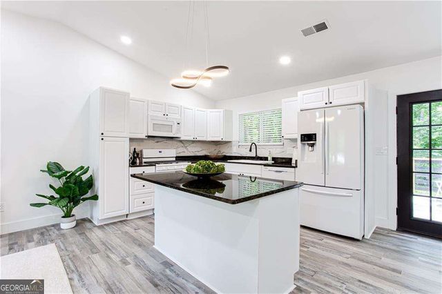 3038 Sutter Court, Snellville, GA 30039