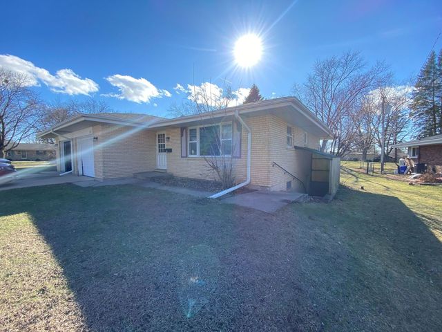 2221 Denver Drive, Rockford, IL 61108