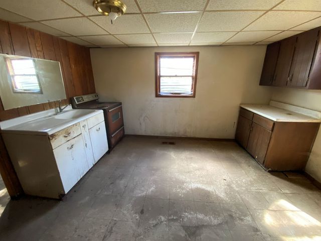 2221 Denver Drive, Rockford, IL 61108