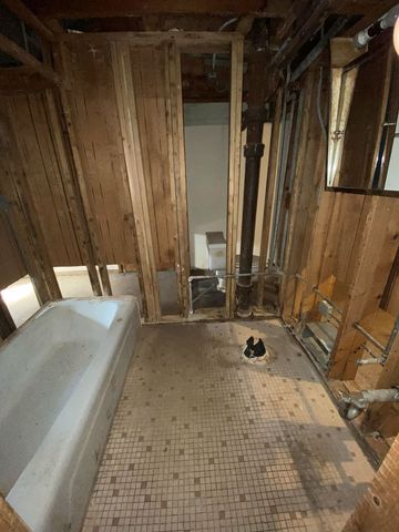 2221 Denver Drive, Rockford, IL 61108