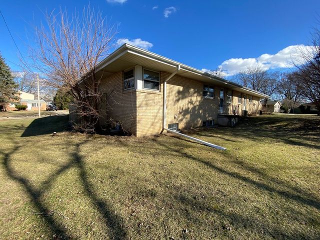 2221 Denver Drive, Rockford, IL 61108