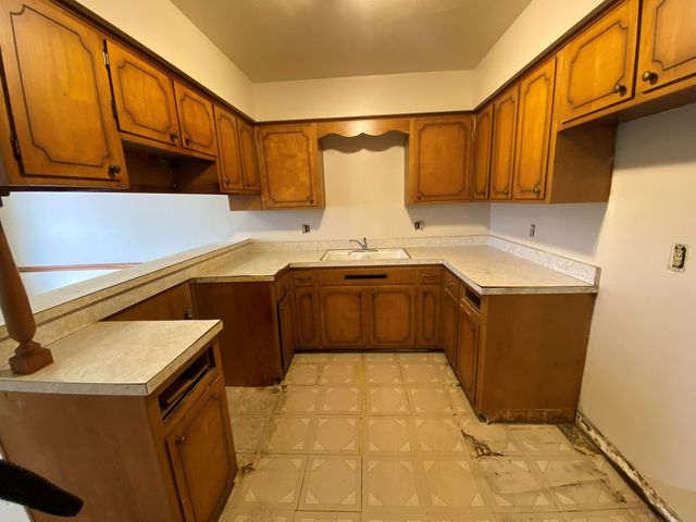 2221 Denver Drive, Rockford, IL 61108