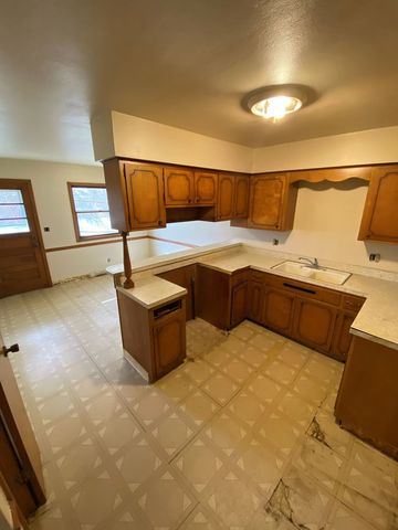 2221 Denver Drive, Rockford, IL 61108