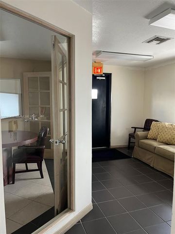 2930 NW 17th Terrace, Oakland Park, FL 33311