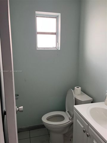 2930 NW 17th Terrace, Oakland Park, FL 33311