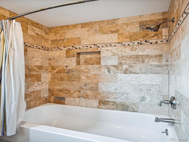 6043 S Geneva Court, Englewood, CO 80111