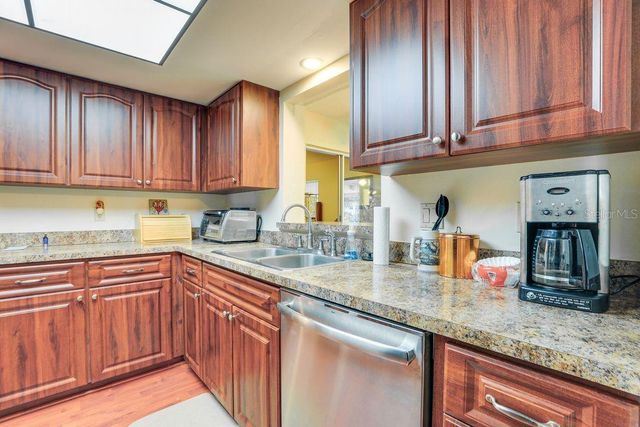 5008 MEDALIST ROAD, Sarasota, FL 34243