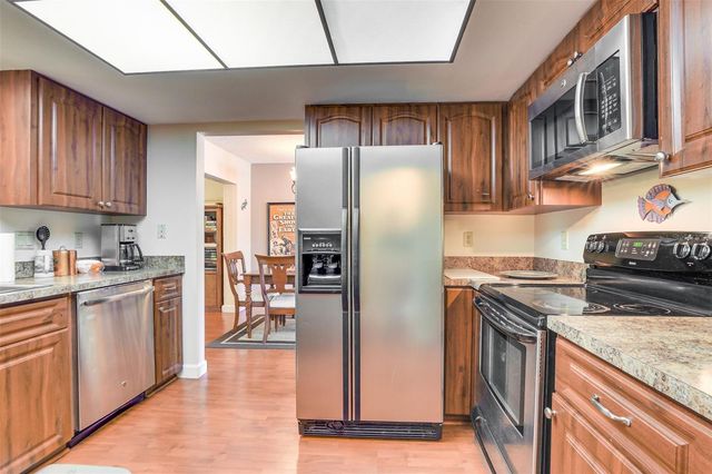 5008 MEDALIST ROAD, Sarasota, FL 34243