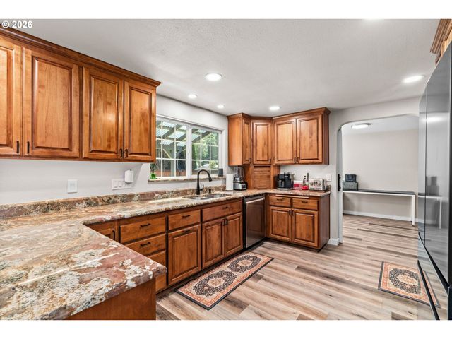 3835 WINSLOW Ave, Springfield, OR 97477