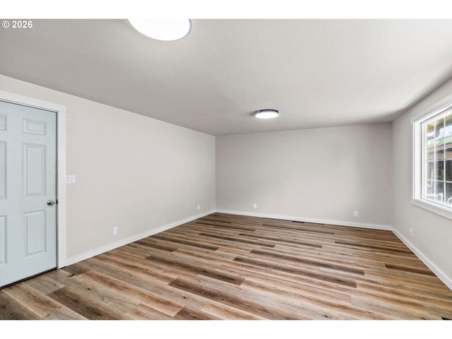 3835 WINSLOW Ave, Springfield, OR 97477