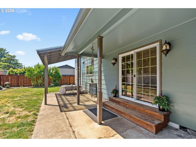 3835 WINSLOW Ave, Springfield, OR 97477