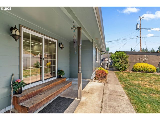 3835 WINSLOW Ave, Springfield, OR 97477