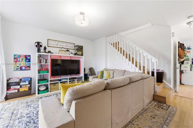 2817 NW 99th Ter, Sunrise, FL 33322