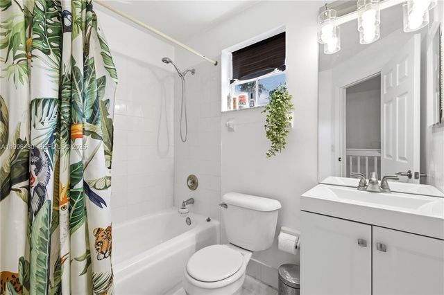 2817 NW 99th Ter, Sunrise, FL 33322