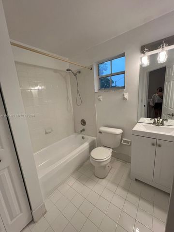 2817 NW 99th Ter, Sunrise, FL 33322