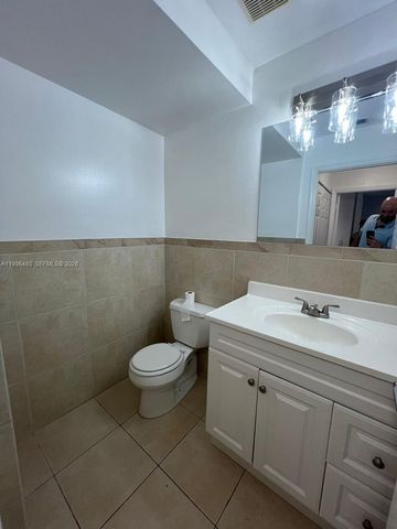 2817 NW 99th Ter, Sunrise, FL 33322