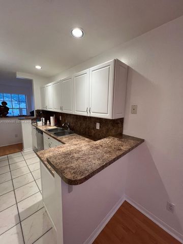 2817 NW 99th Ter, Sunrise, FL 33322