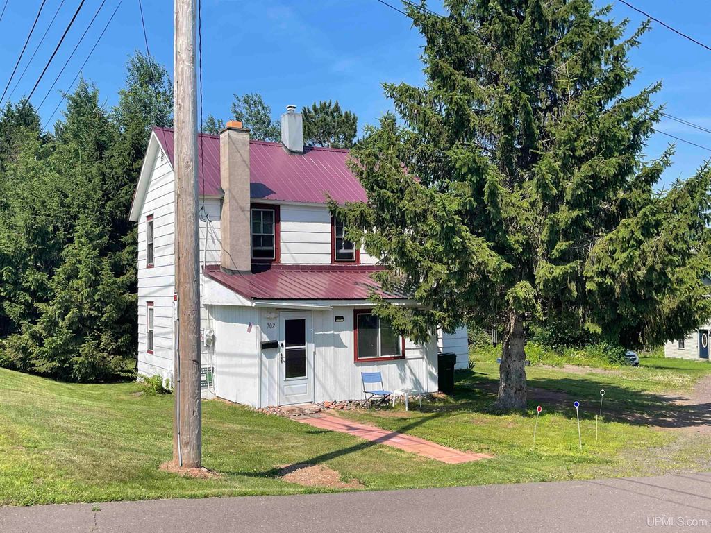 702 Cary Road, Hurley, WI 54534